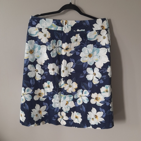 RW&CO - Picture 4 of 8